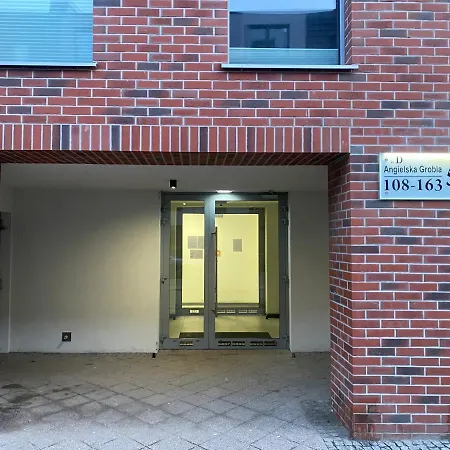 Szafarnia Delux Apartmán *